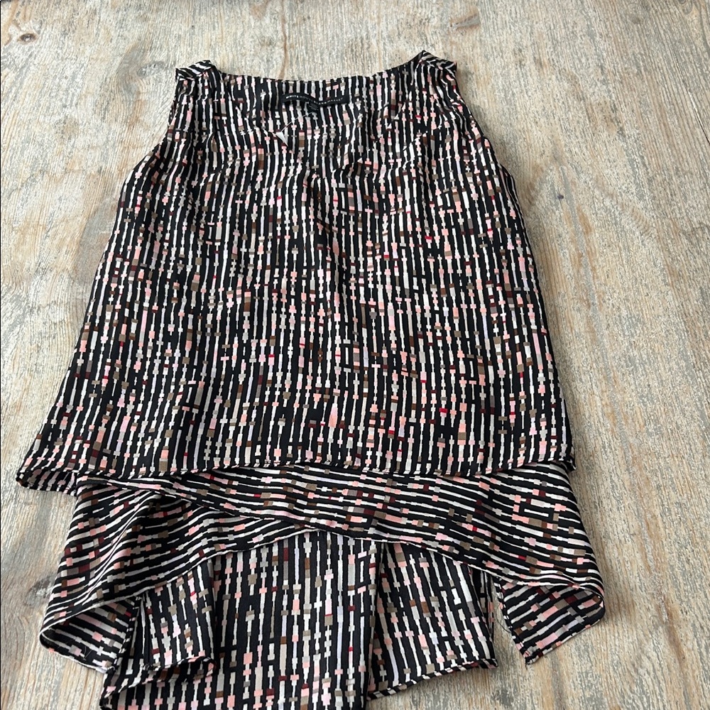 White House Black Market High-Low Top in Black and Pink- V neck line